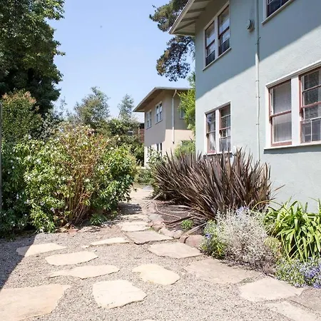 4 Berkeley Furnished Apartment - 2 Beds Laundry And Parking Exterior photo
