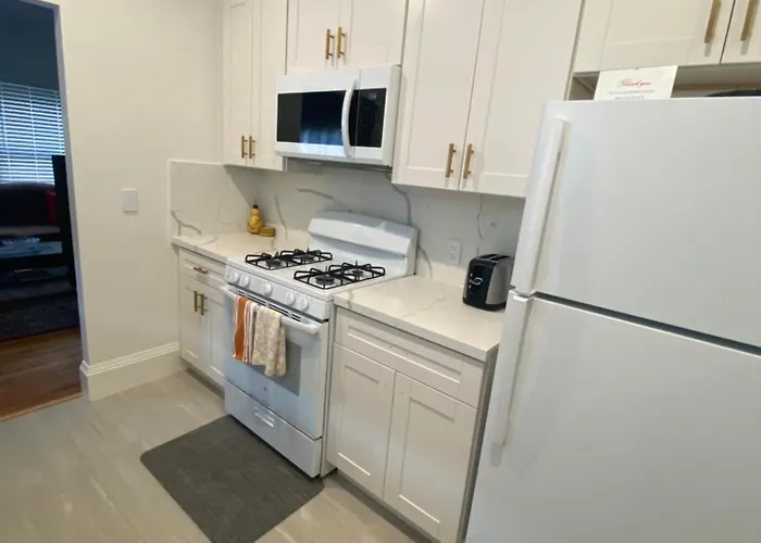 4 Berkeley Furnished Apartment - 2 Beds Laundry And Parking