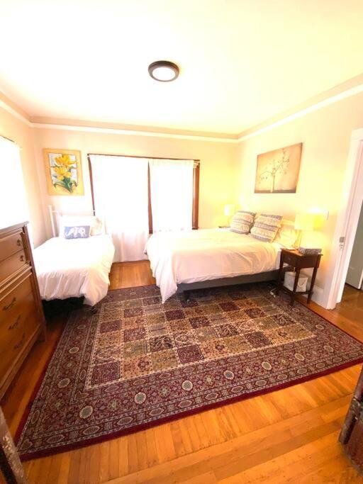Apartment 4 Furnished - 2 Beds Laundry And Parking
