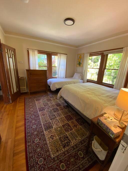 4 Furnished - 2 Beds Laundry And Parking * Berkeley