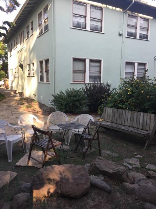 4 Furnished - 2 Beds Laundry And Parking * Berkeley